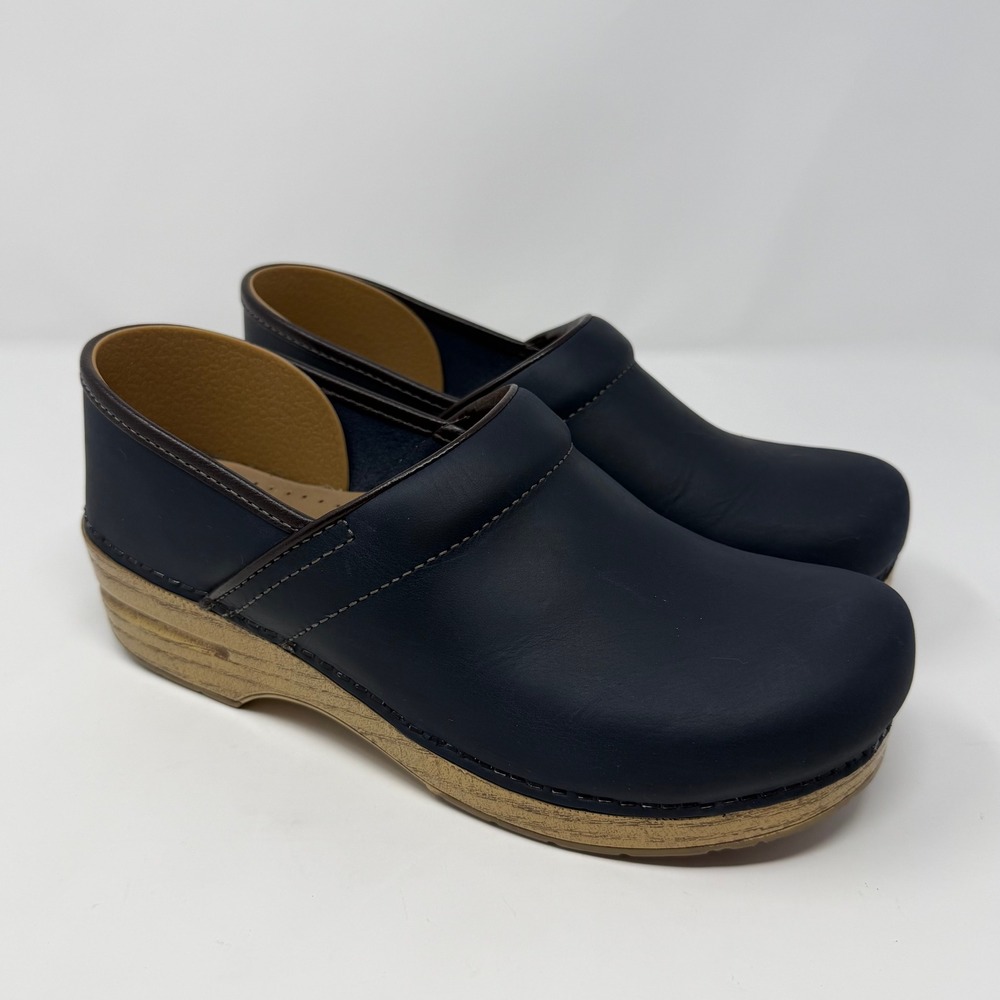 Dansko Professional Navy Blue Oiled Leather Clogs Womens Size 41 US 10.5 Comfort